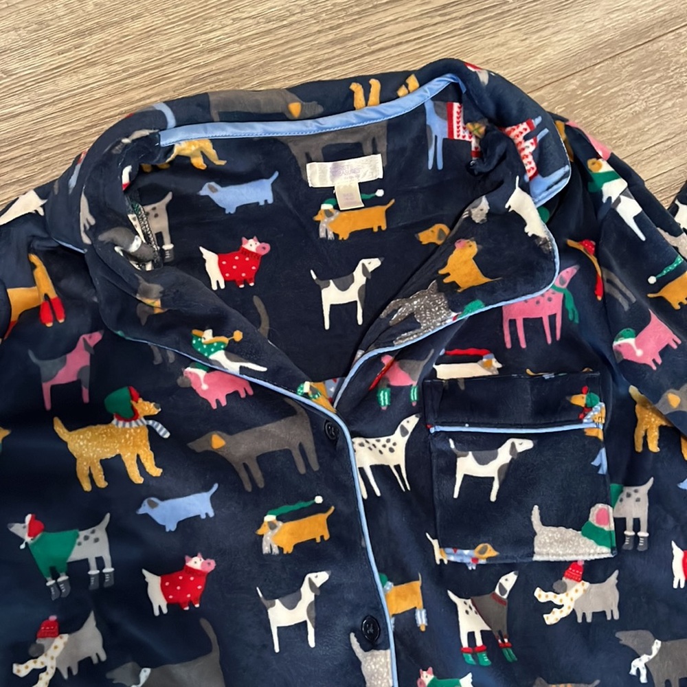 Pajama Set - Picture 2 of 3